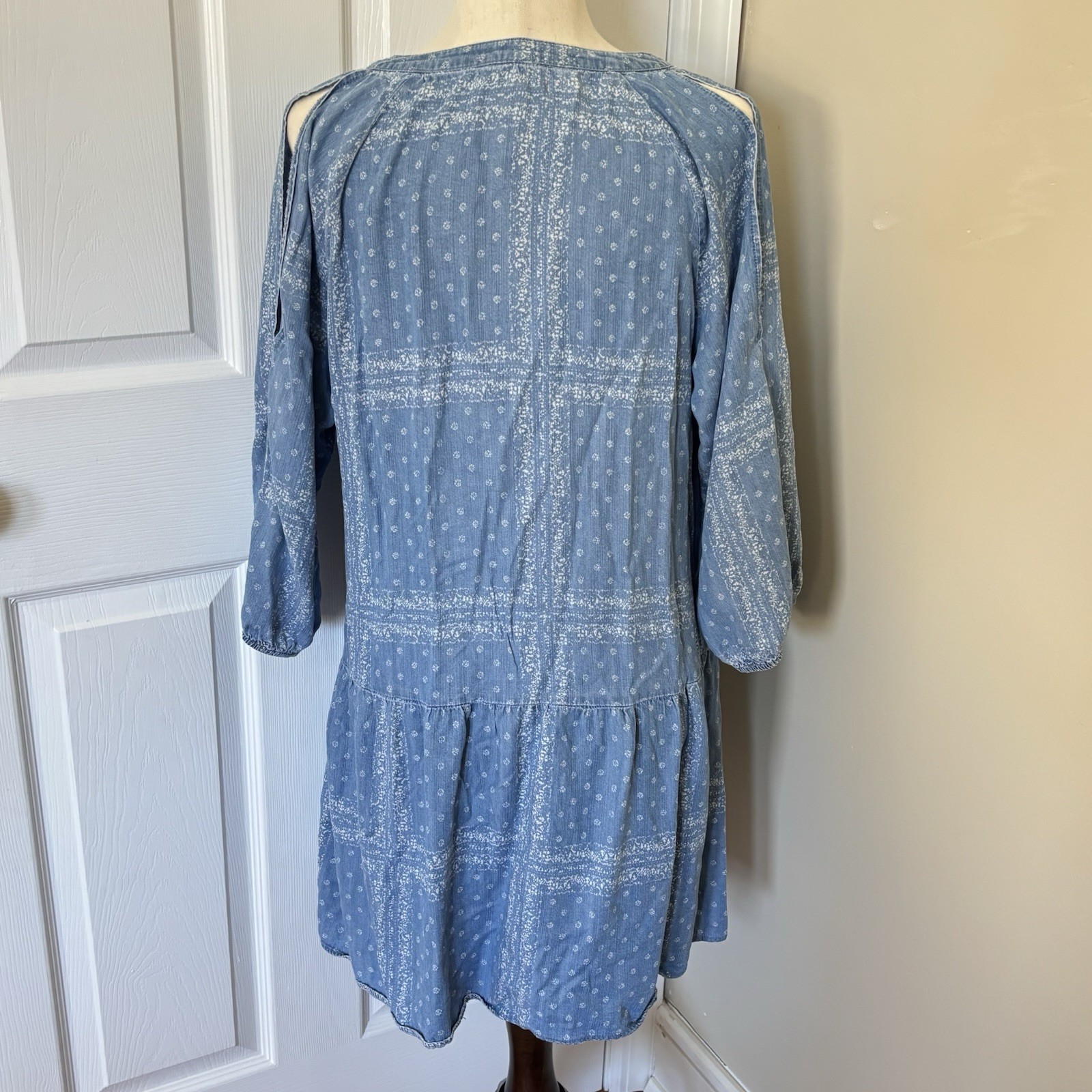 Chelsea & Violet Silk Chambray Shift Dress Embroidered V-Neck Slit Sleeve L
