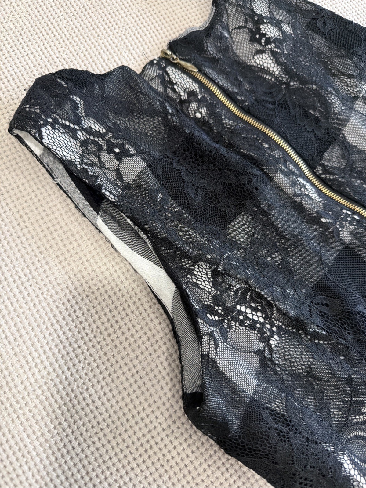 Black, And White Checkerboard Lining A Lace Overlay Velvet Belt Women’s Dress ￼