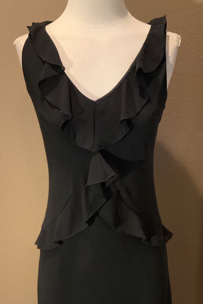Dani Max 6 Small Quiet Luxury Sleeveless Black Chic Ruffled V Neck Dress