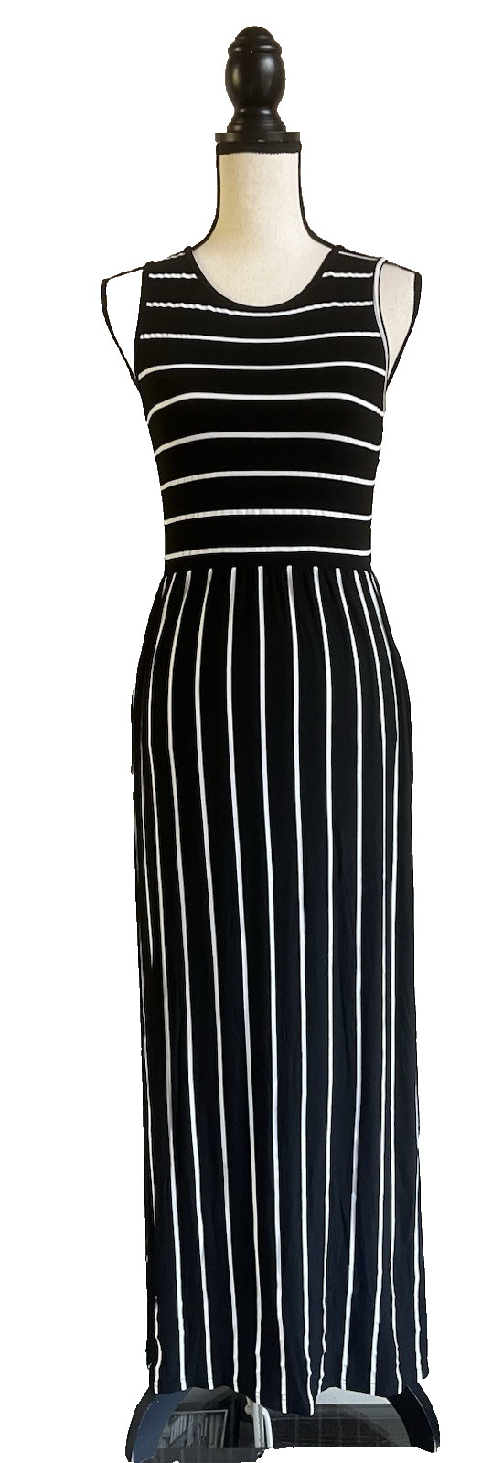 Hount Women’s Size Small Pullover Sleeveless Long Maxi Dress Black/White Stripes
