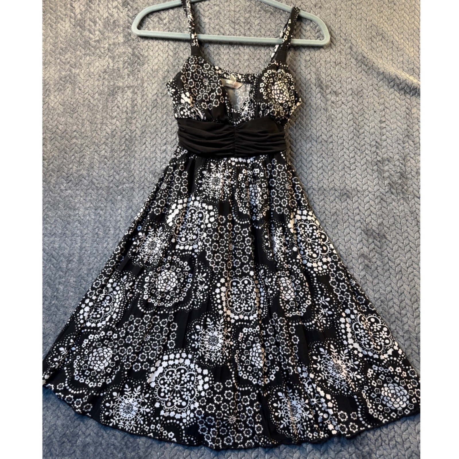 Speechless Black White Floral Medallion Empire Waist Fit Flare Dress M Festival
