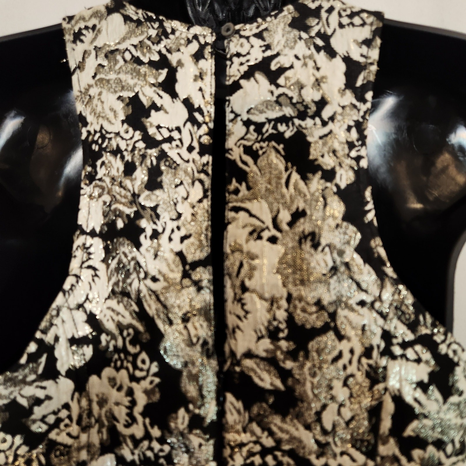 ABERCROMBIE & FITCH Black White Gold Metallic Floral Brocade Sleeveless Party S
