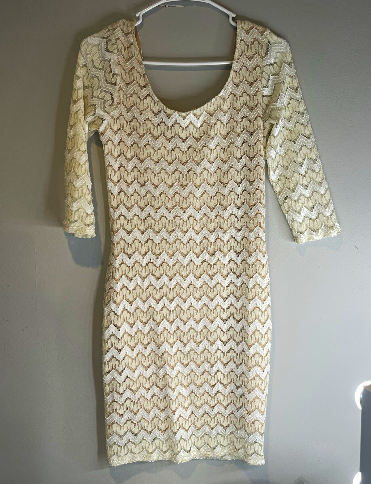 Romeo & Juliet Couture Ivory Chevron Lace Scoop Neck 3/4 Sleeve Bodycon S NEW