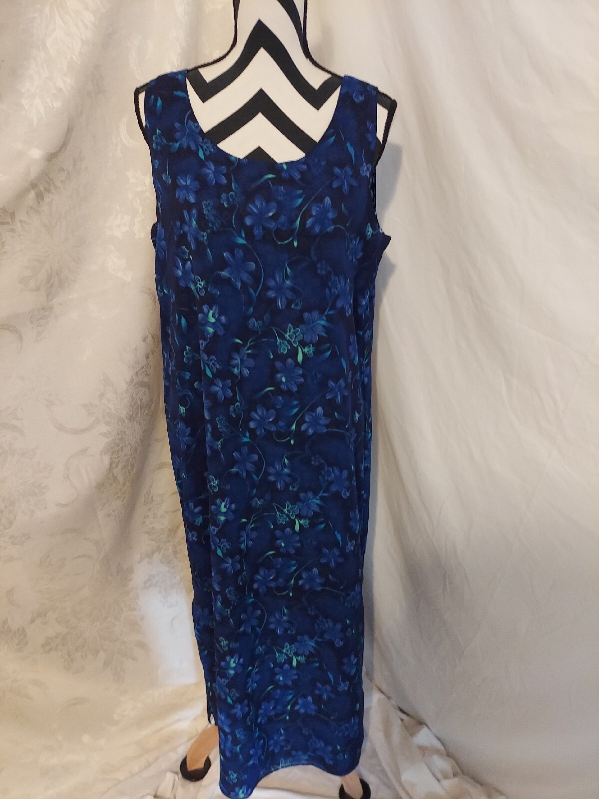 No Name see measurements blue floral /geometric reversable dress