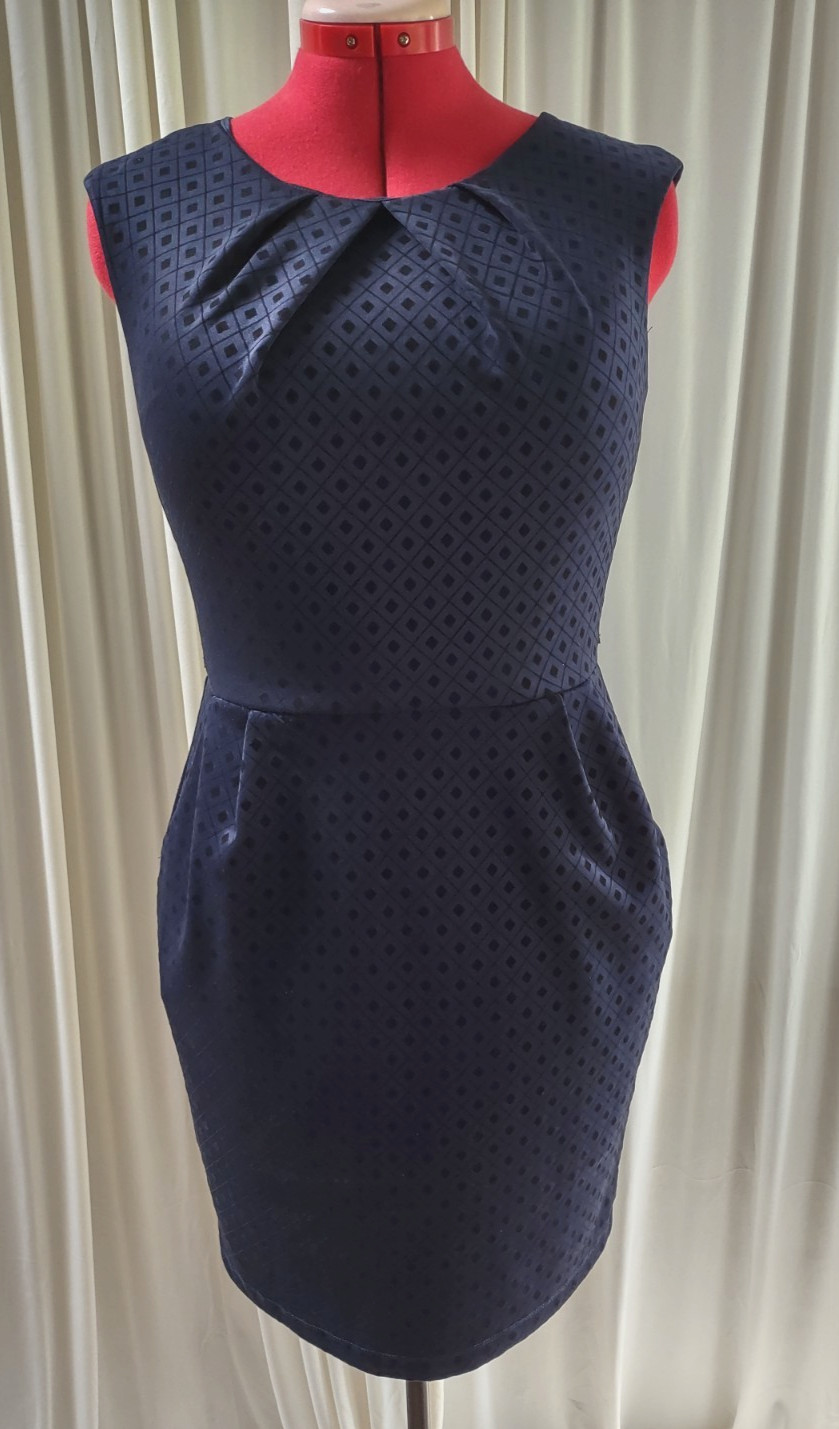 Mystic Dress Navy & Black; Women’s M; Sleeveless Sheath Pockets, Diamond Pattern