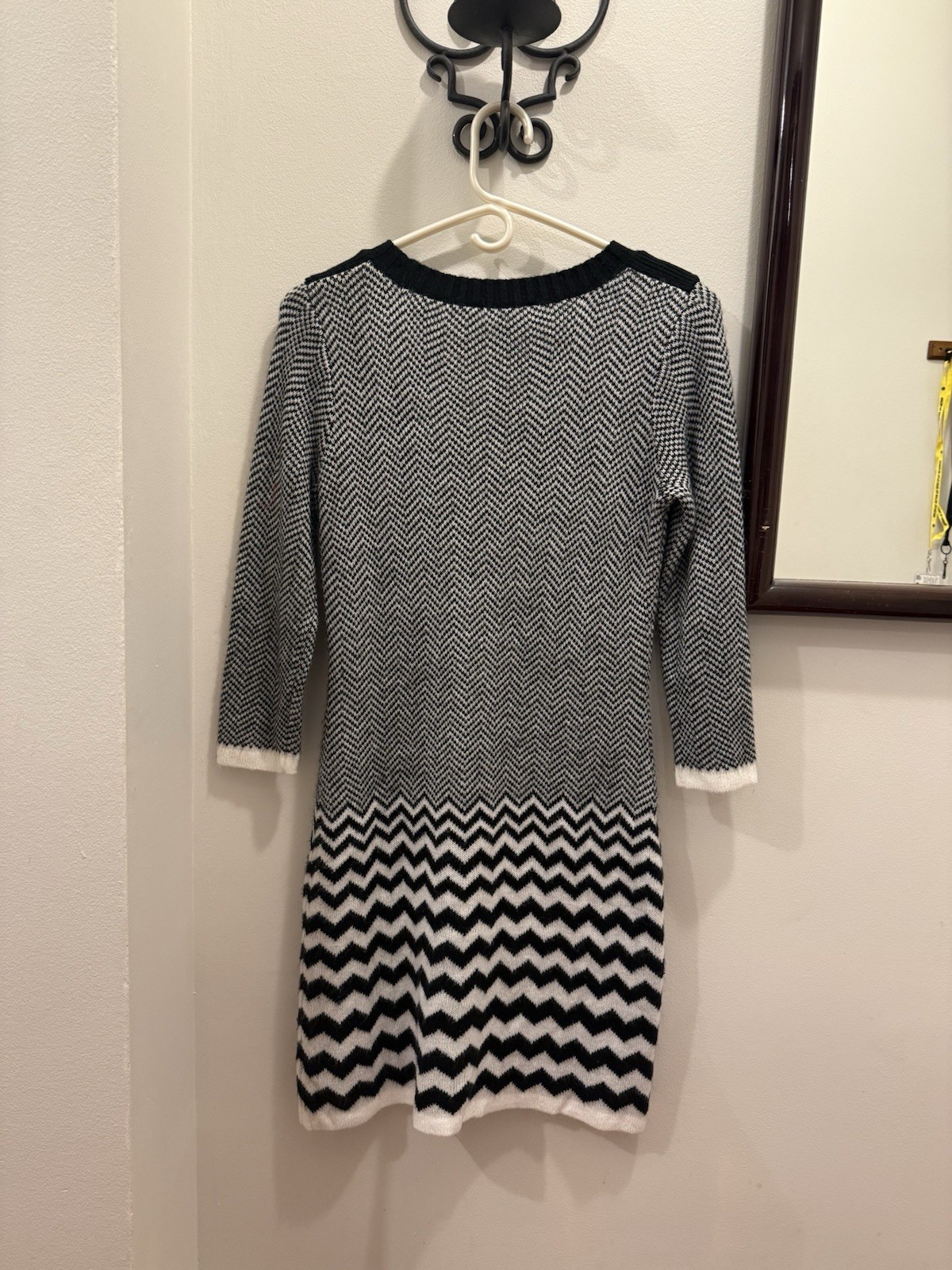 Soft Black White Chevron Knit Sweater Dress Cozy Stretch 3/4 Sleeve Size M