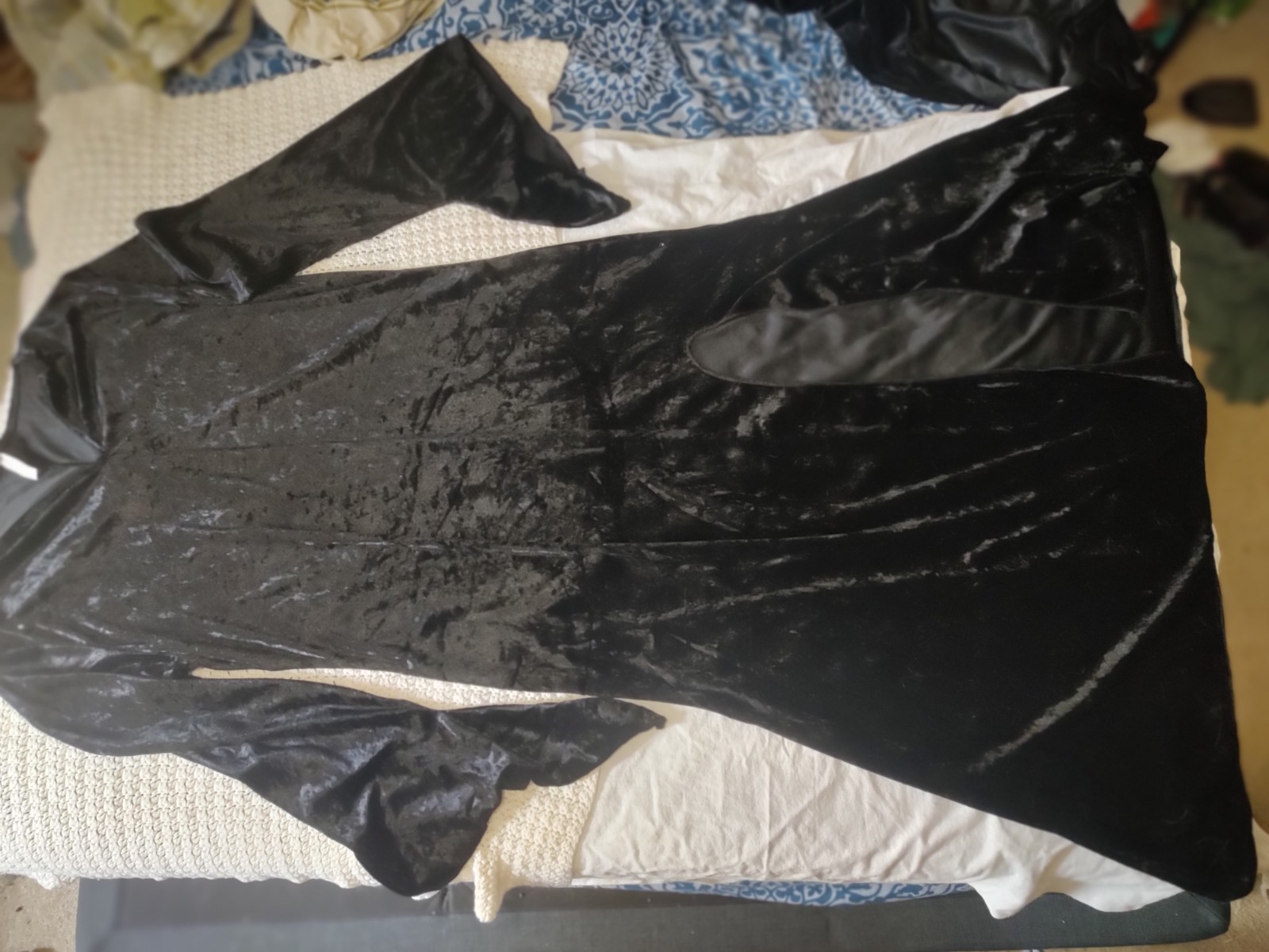 Women’s Black Velvet Maxi Dress V-Neck Long Sleeve Ruched Stretch L