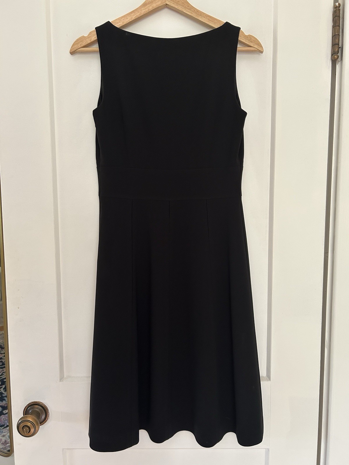 Ann Taylor Black Solid Crepe V-Neck Sleeveless A-Line Lined Zip Dress 0