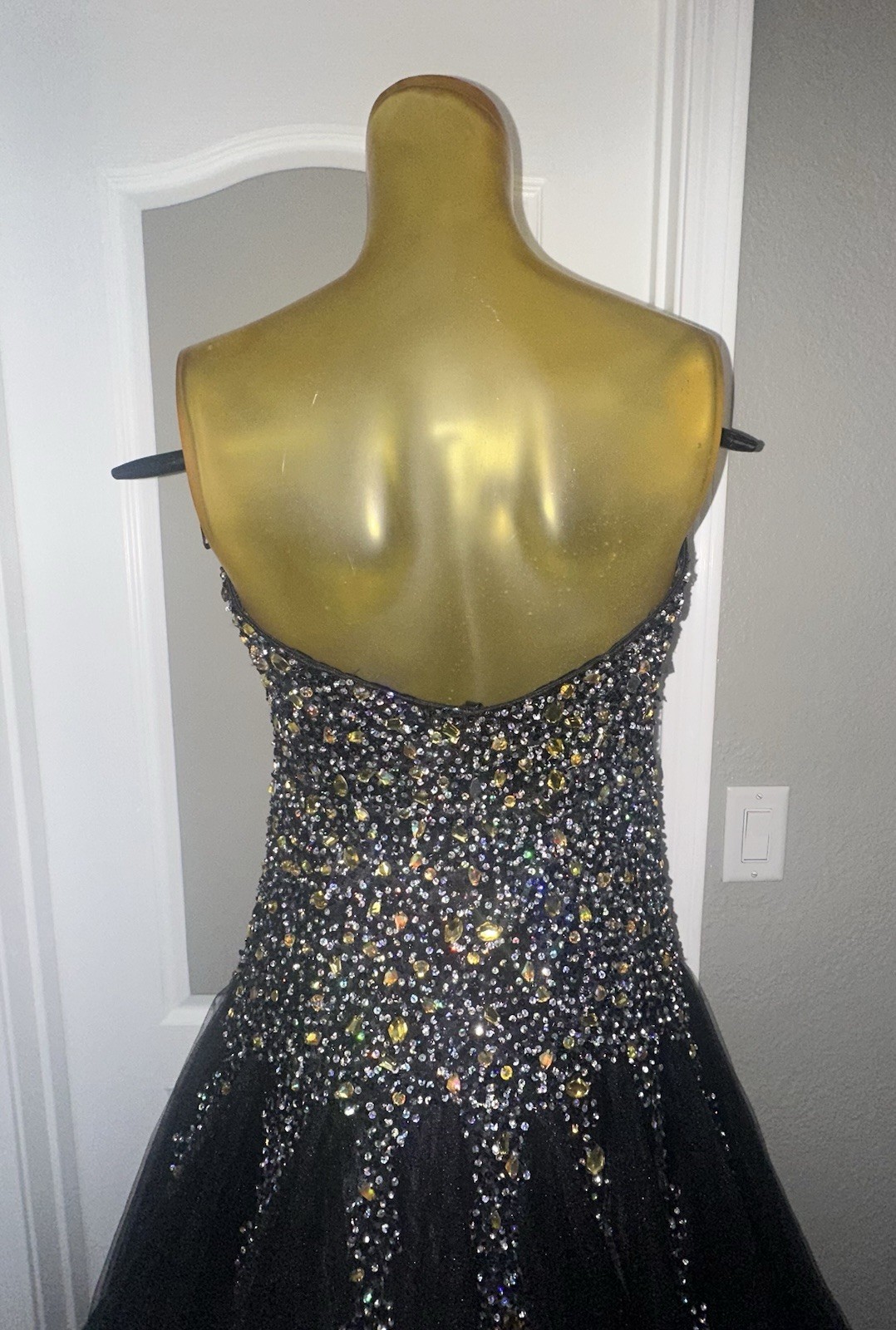 Jovani Formal Dress Size 10 Sleeveless Beaded Black side zip RN 81120 Beautiful