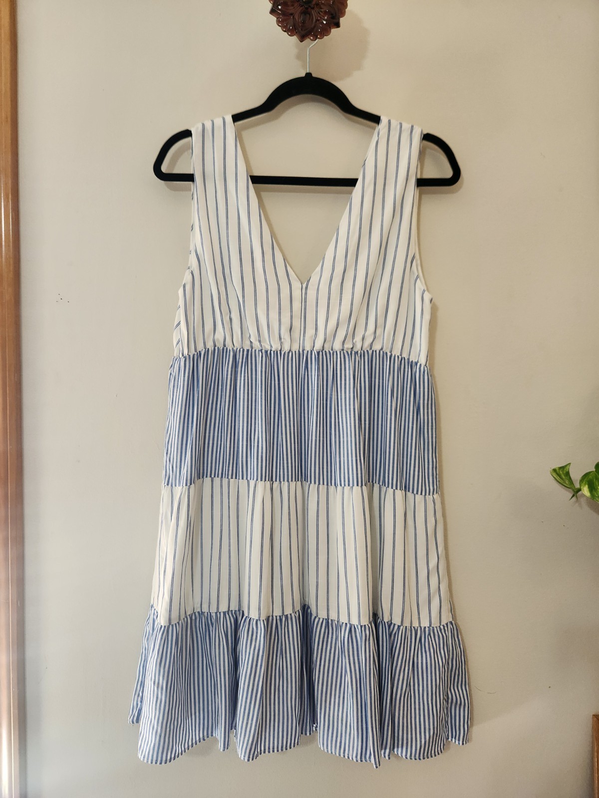 LOFT Blue & White Striped Tiered Double V Sleeveless Swing Dress Sz M