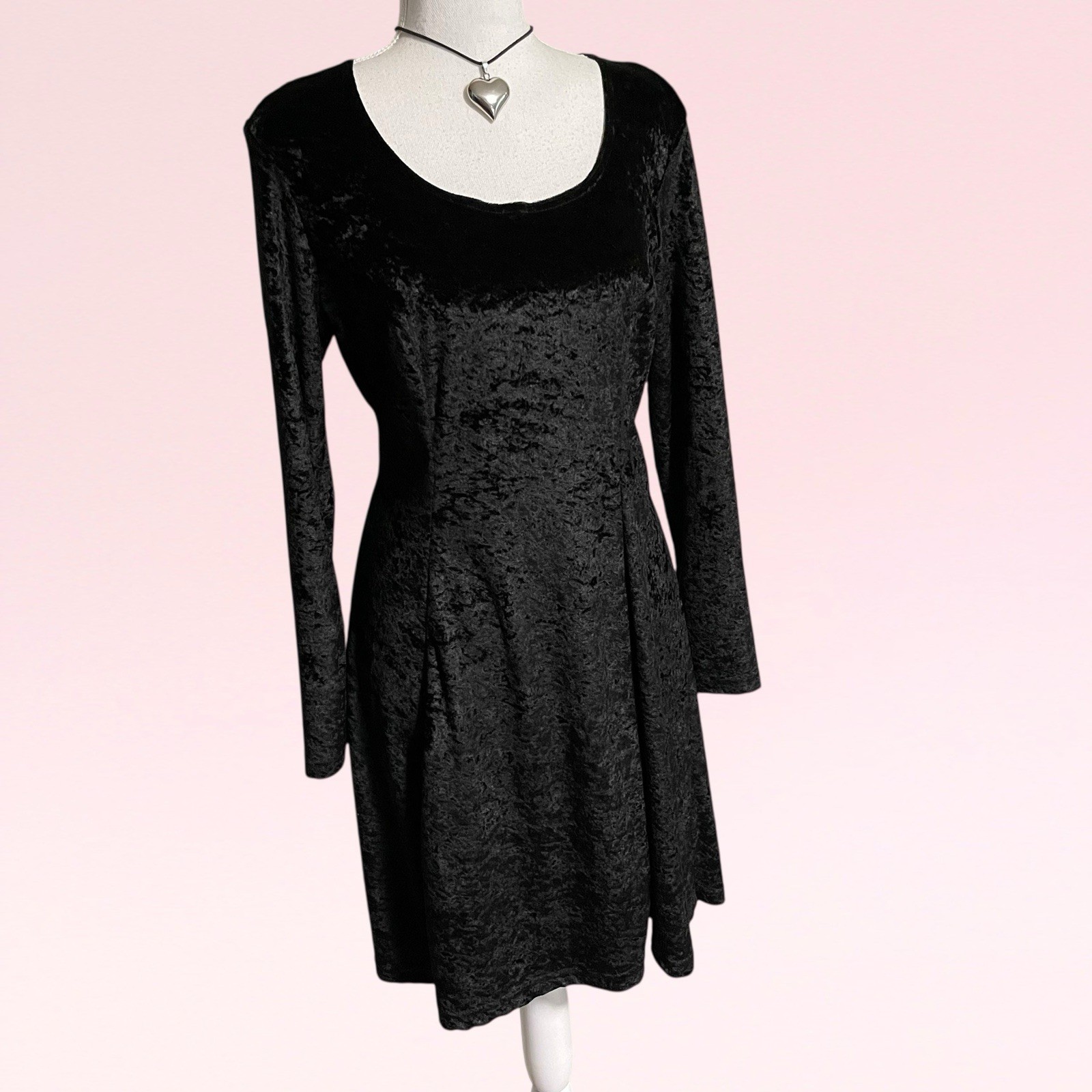 vintage y2k goth witchy black crushed velvet dress 8 dark fairy long-sleeve boho