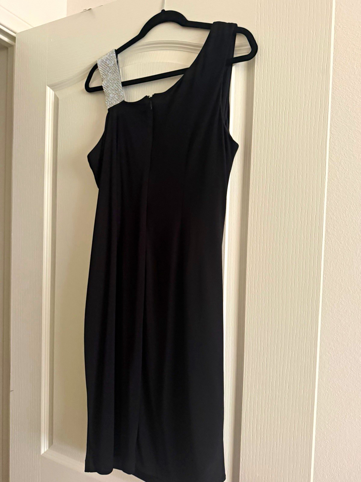 SLNY black cocktail dress size 14. Gorgeous on and very comfortable