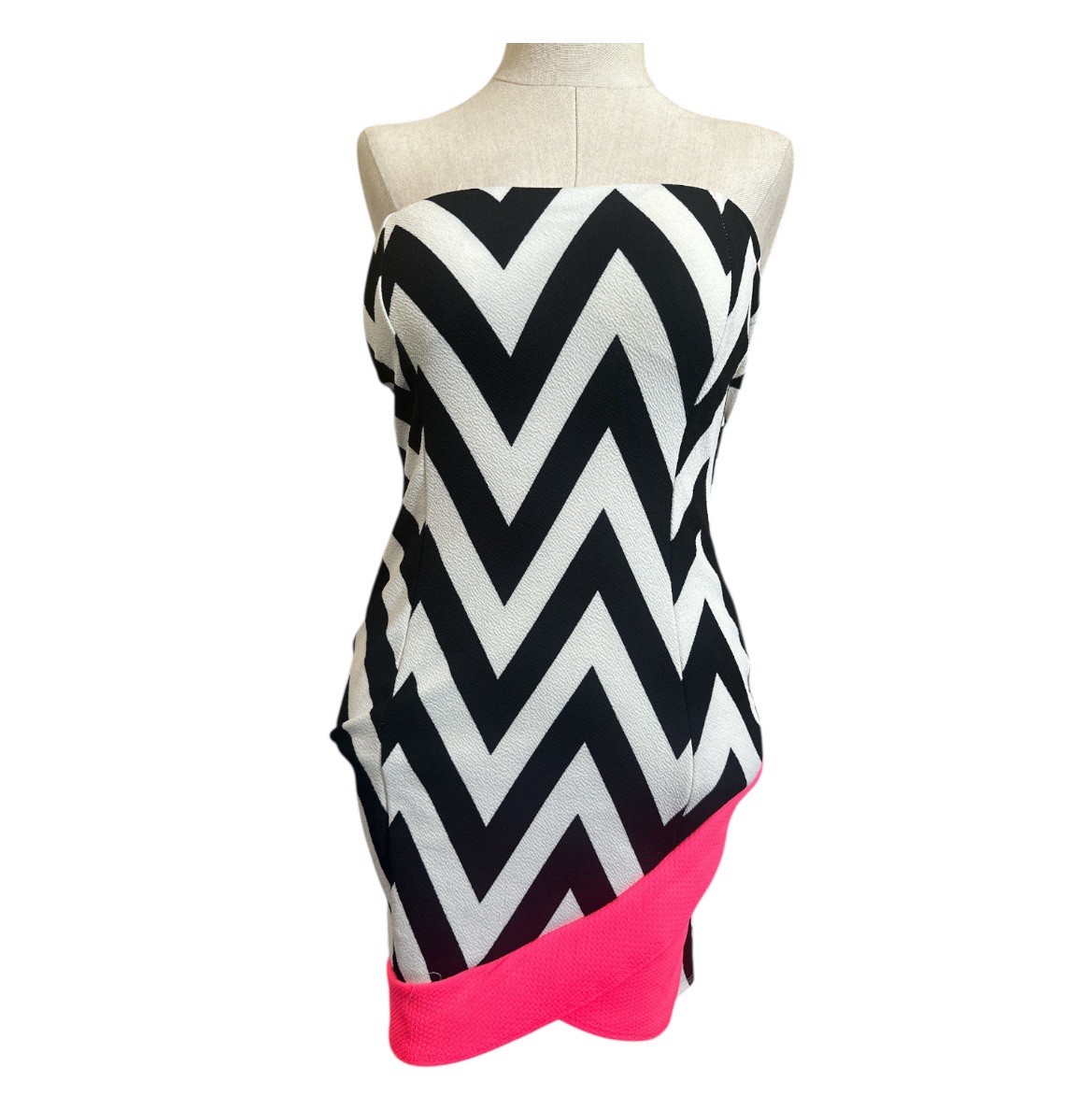 Women’s Short Dress ! Neon Pink / Black/ White Mini Strapless ! Size L .