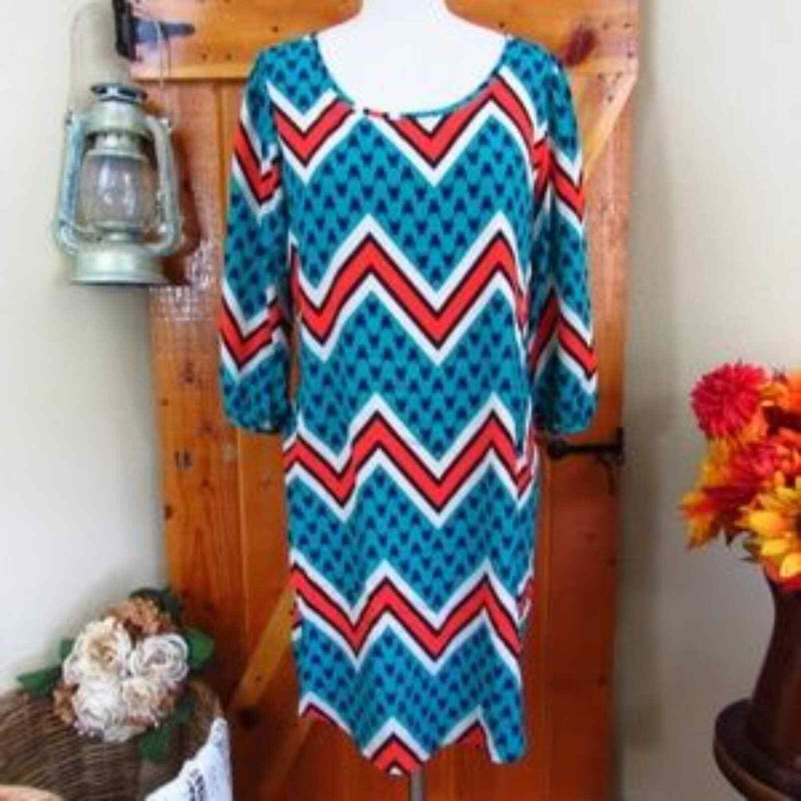 PEACH LOVE CREAM Colorful Mini Tunic Dress Charlie Brown Zig Zag Print Medium