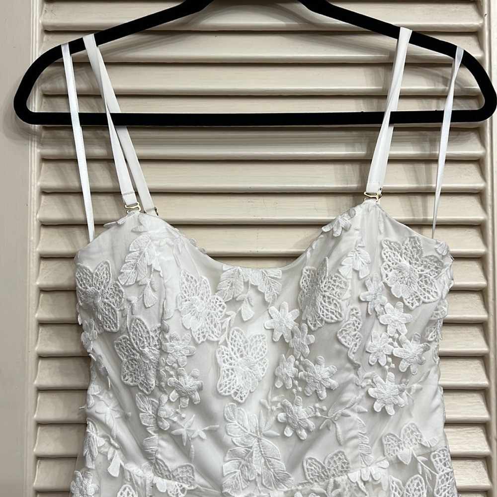 Strapless White 3D Floral Appliqué Lace Midi Dress
