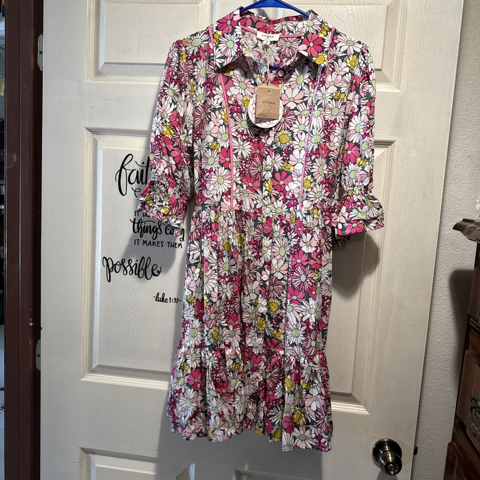 Umgee USA Mid Length Dress Floral M Button Up NWT