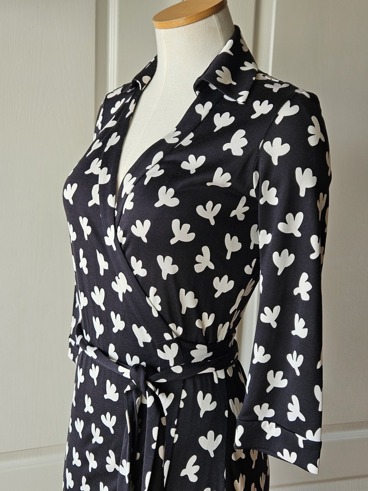 RARE Diane von Furstenberg Size 2 Abigail Silk Jersey Maxi Wrap Dress DVF