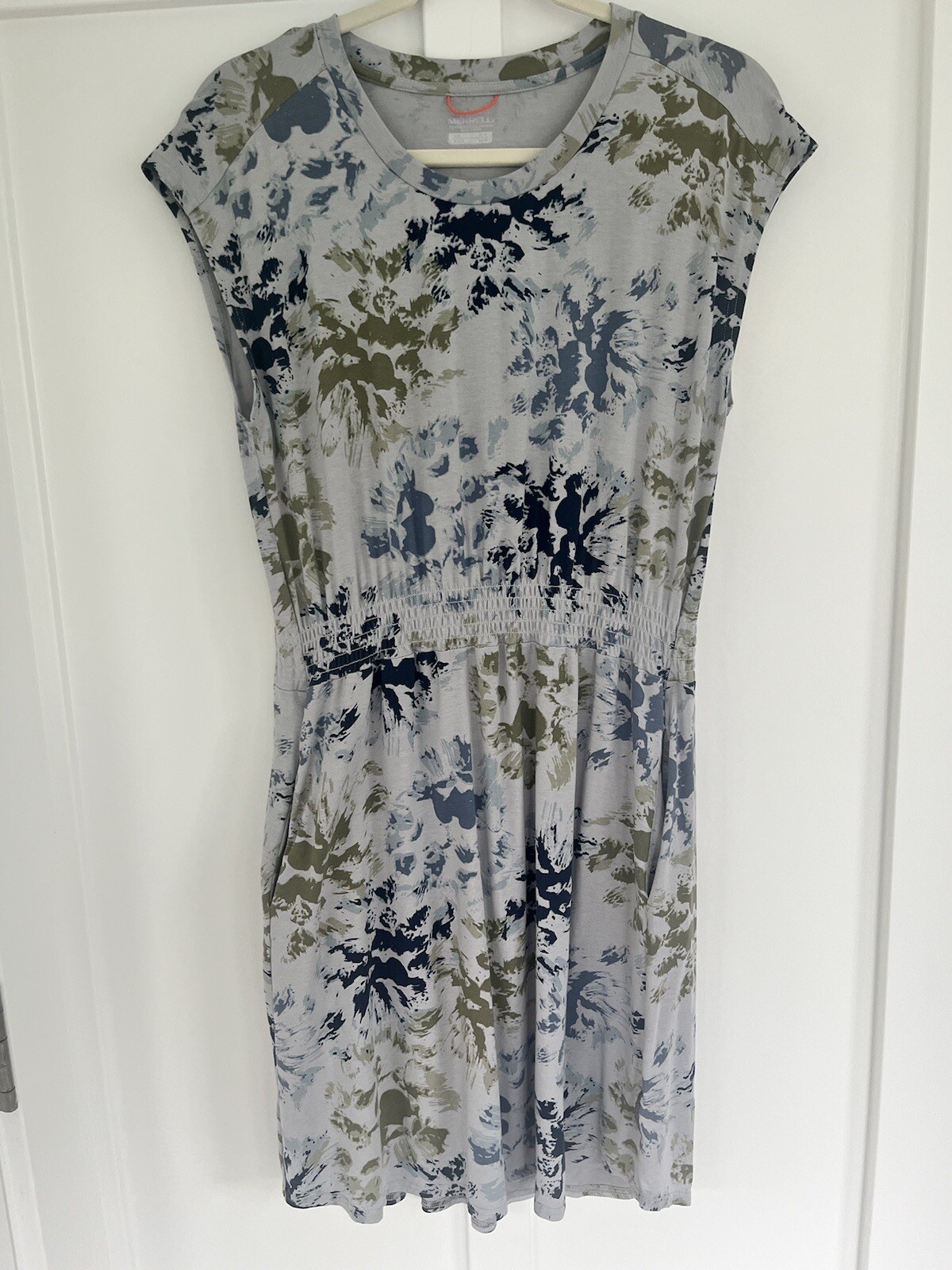 Merrell Short Sleeve Knit Dress Blue Floral Print SPF 30+ Womens Small Athletic