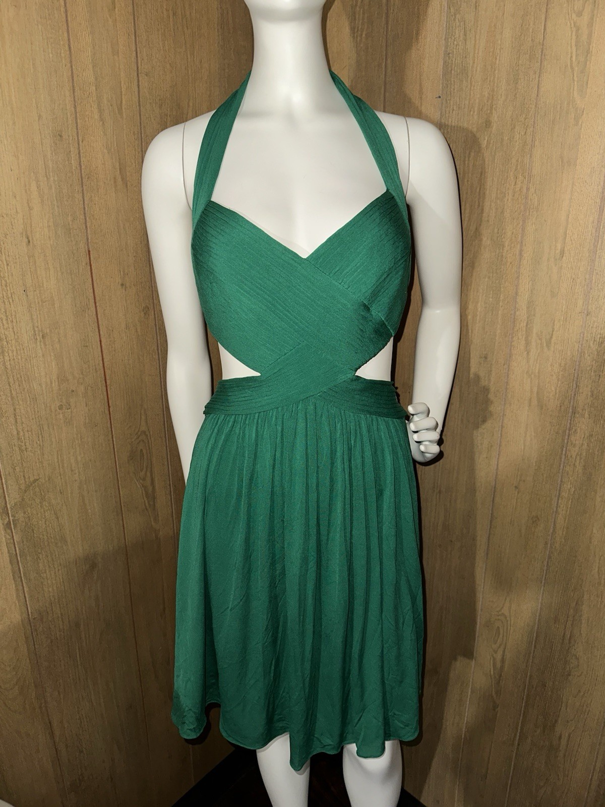 BCBGMAXAZRIA Shea Ultra Green Halter Cutout Fit & Flare Dress M NYC6S622-3R8