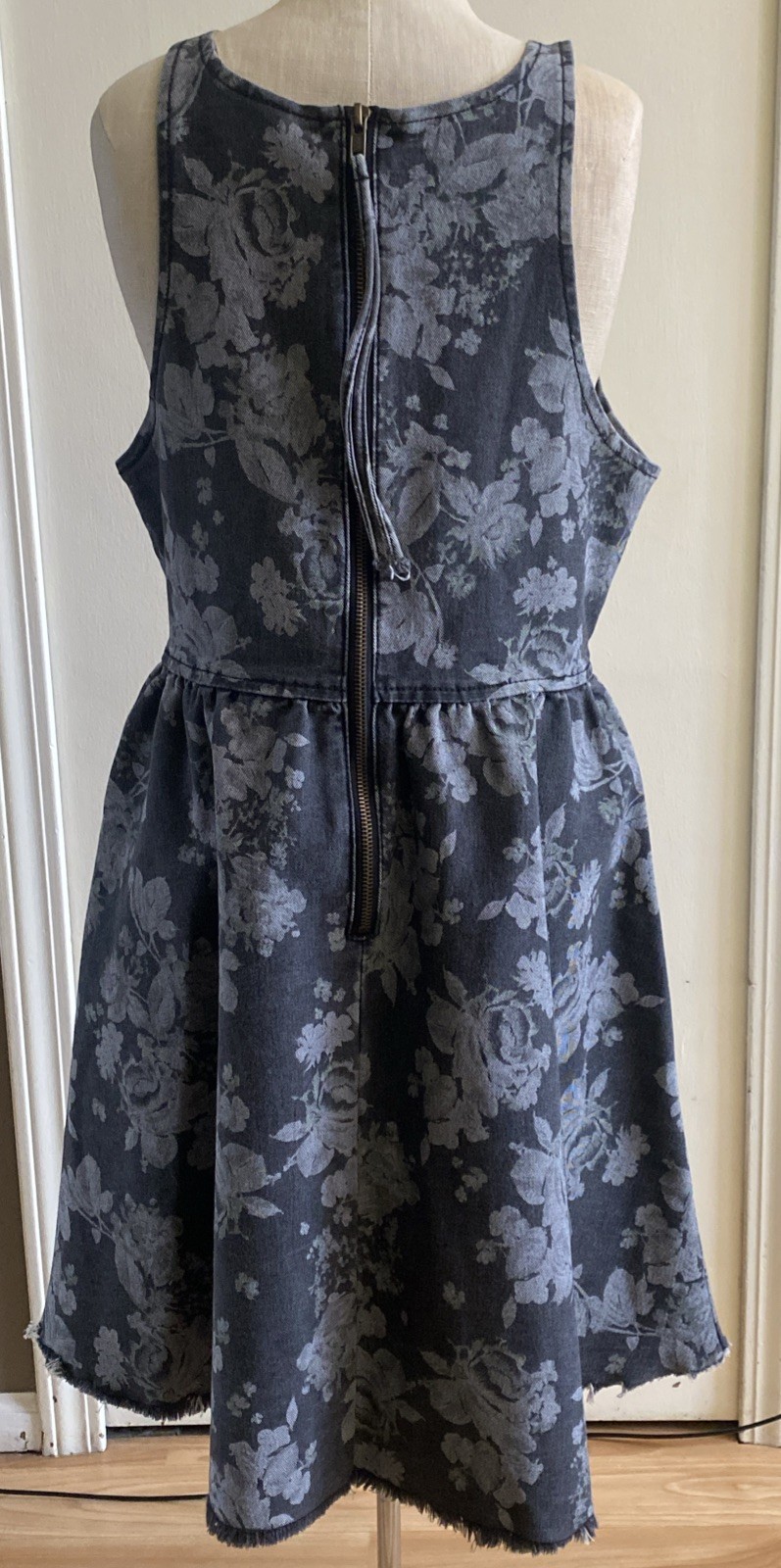 Size XS Some Days Lovin Frayed Hem Gray Floral Stretch Denim Mini Dress