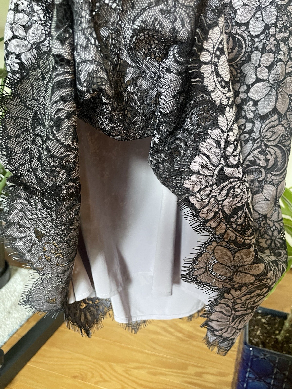 For Love & Lemons Theodora Grey V-Neck Lace Mini Dress M Excellent Condition