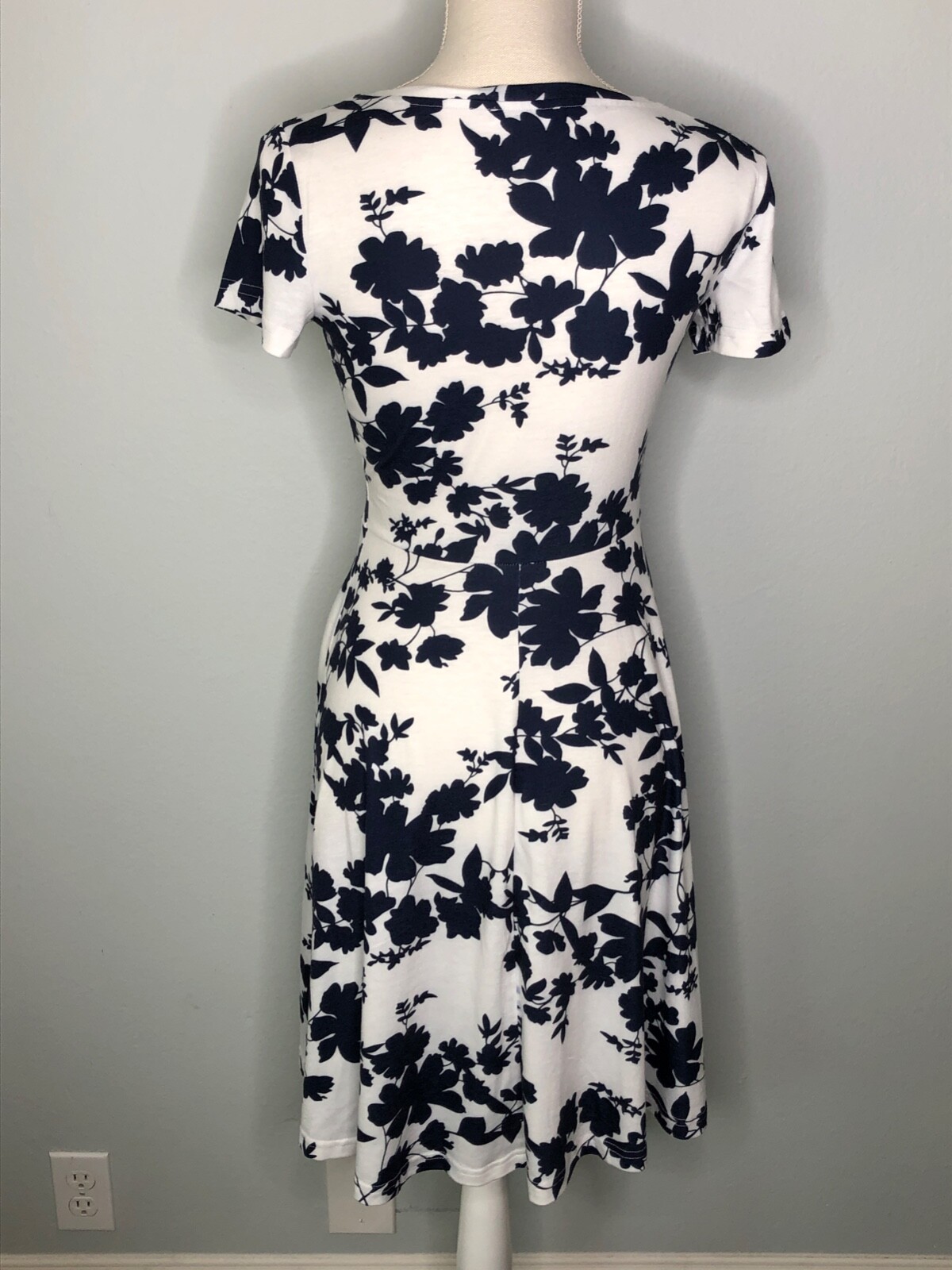 HUHOT Basic Dress Size S Stretchy A-Line Short Sleeves Floral Navy White