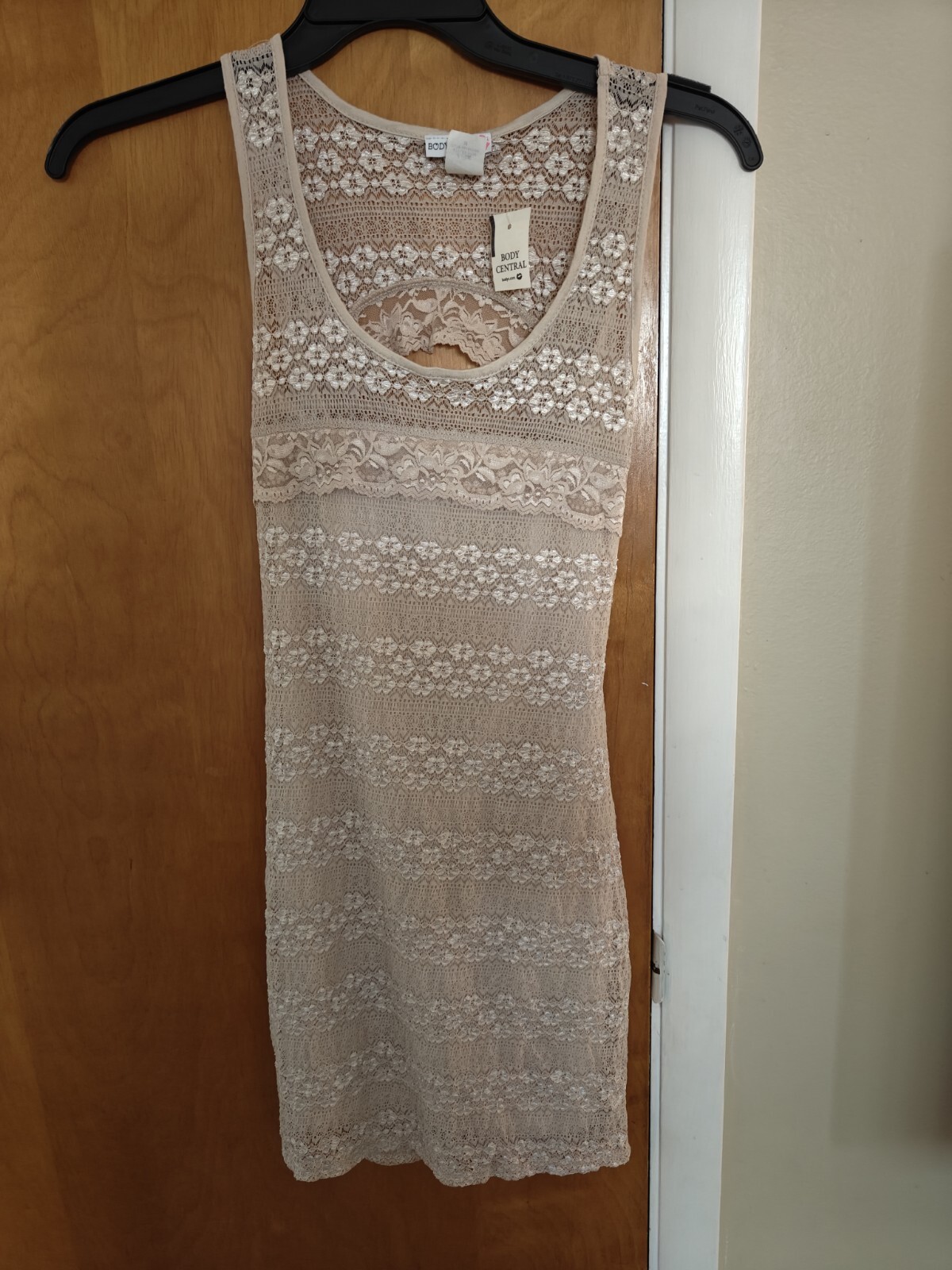 Body Central Lace Overlay Dress Open Back Beige Tan Floral NWT Size Medium Stain