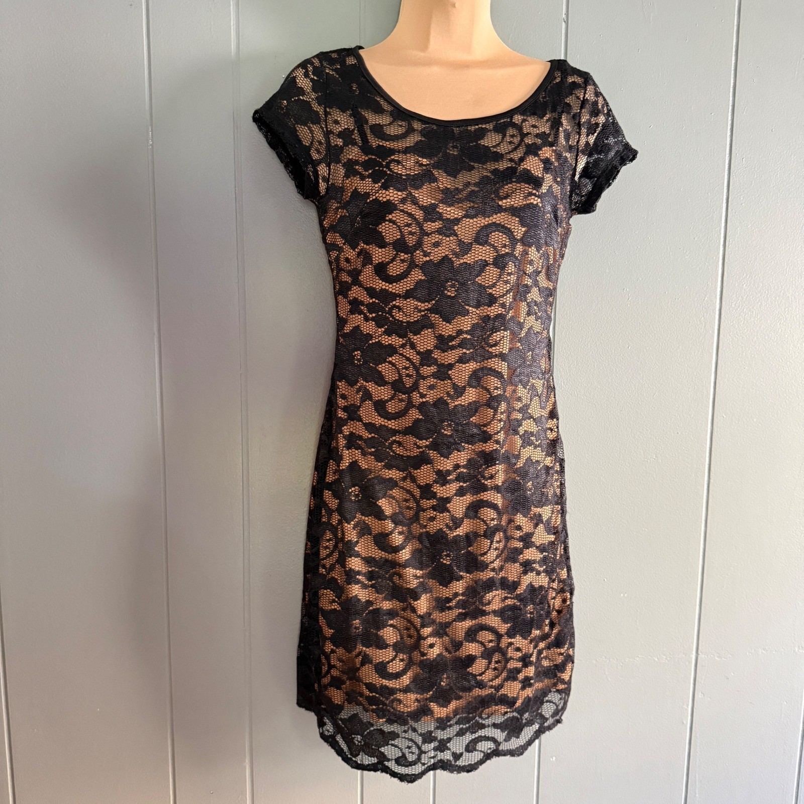 Almost Famous Black Floral Lace Mini Dress Tan Lining Cutout Back Womens Medium
