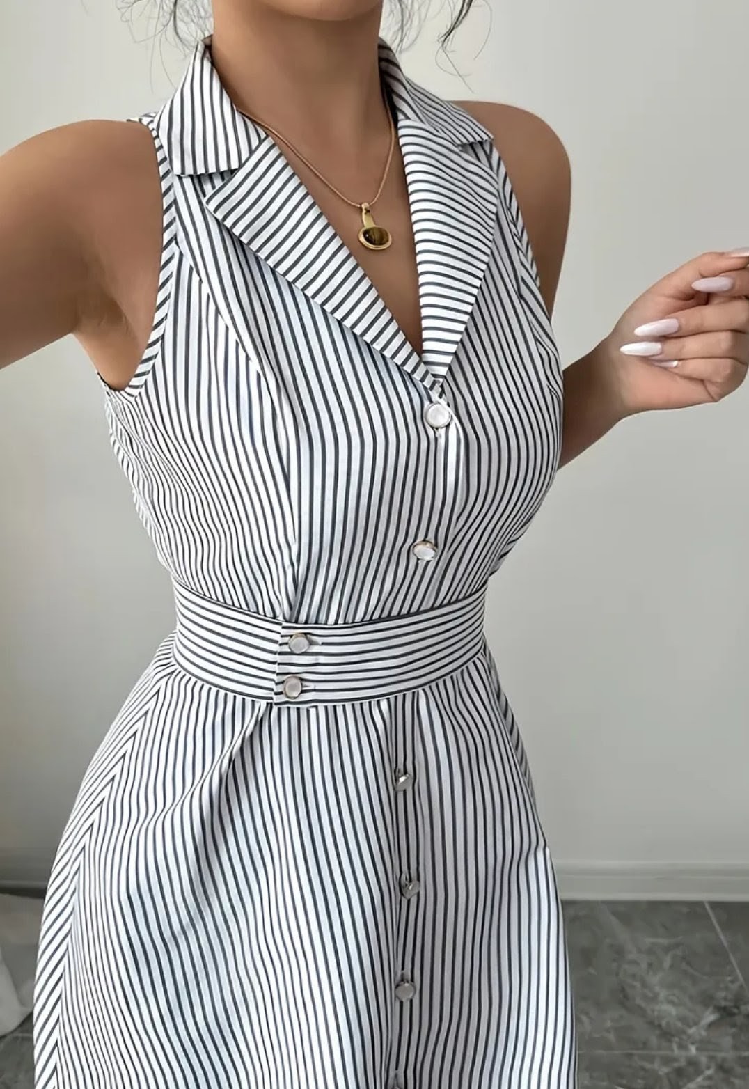 Elegant Vertical Striped Line Maxi Dress with Collar & Vertical Stripe