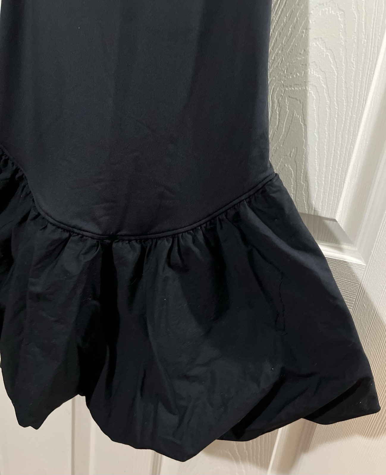 Forever 21 Poplin Balloon Bubble Hem Mini Dress in black. Spaghetti Straps. Sz M