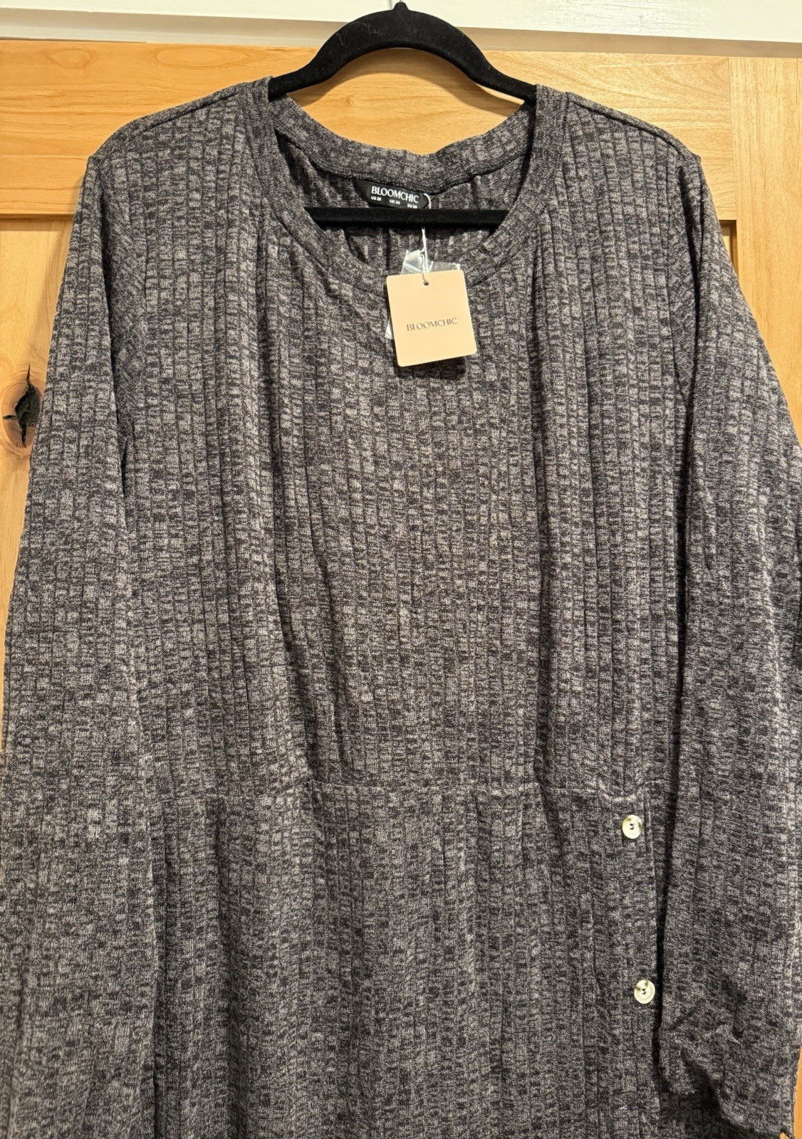 NWT Size 26/4X BloomChic Round Neck Split Hem Button Detail Dress