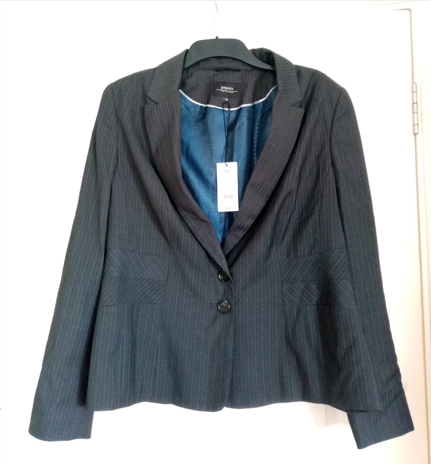 WOMEN STRIPPED 2 PIECE OFFICE TROUSERS SUIT JACKET.. BNWT SIZE 18/20