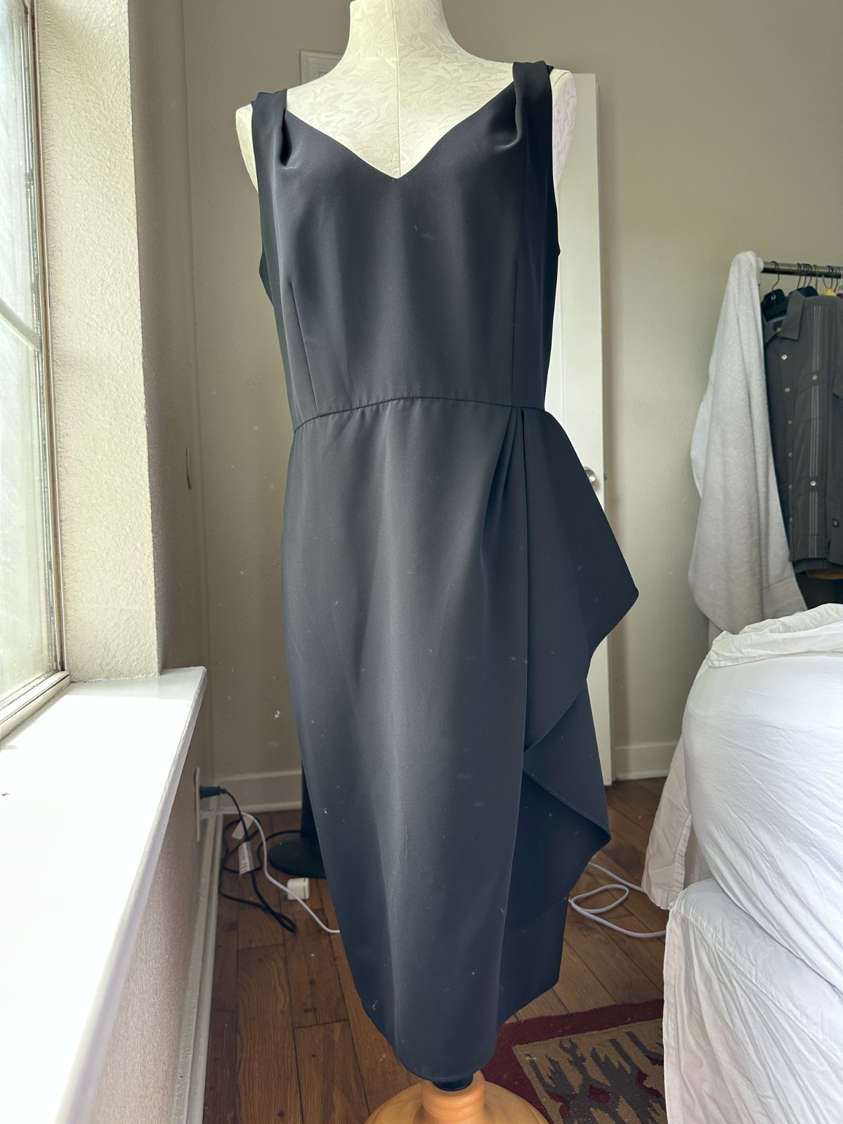 Lafayette 148 New York Black Side Cascade Sheath Dress Size 12 Cocktail