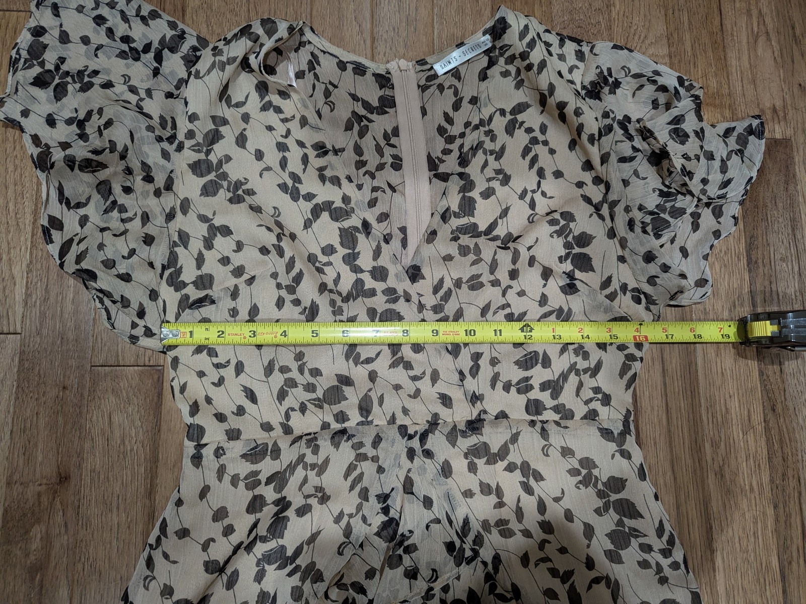 Saints + Secrets Ruffle Mini Dress Floral Print Cream/ Black Size Large **Flawed