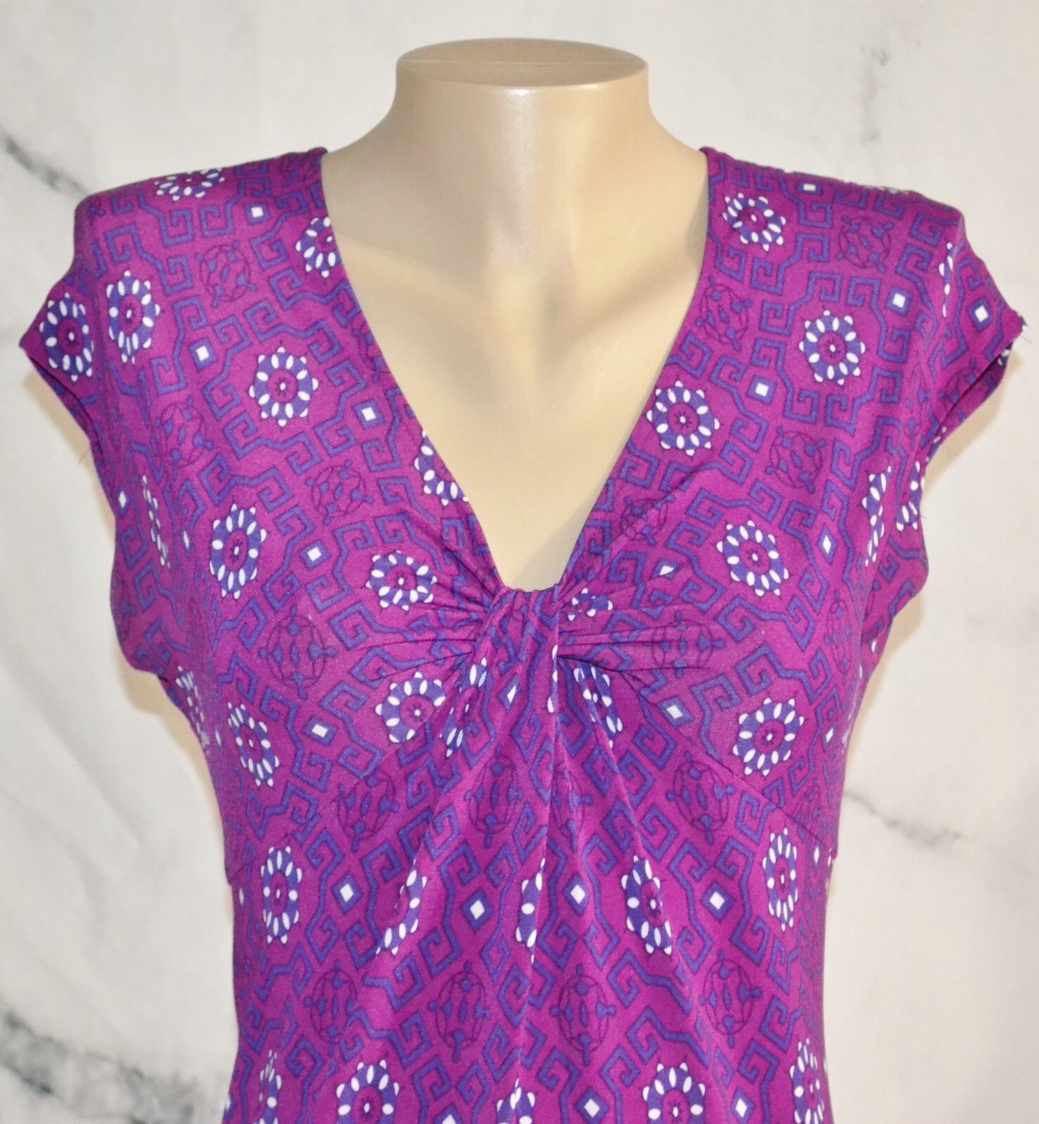 CHAPS Berry Blue Beige Patterned Dress Small Slight Cap Sleeve Twist Bust