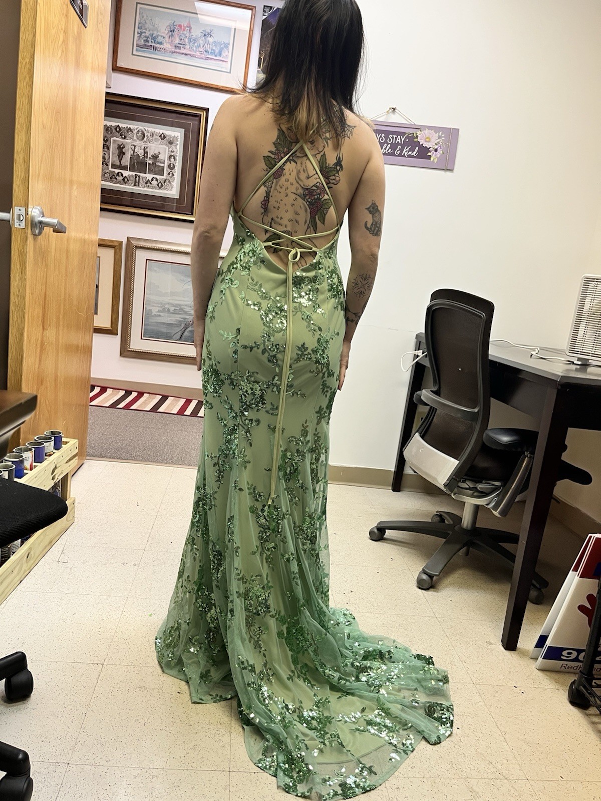 Green Sequin V-Neck Evening Dresses Spaghetti Straps Backless Lace-Up Prom Gowns