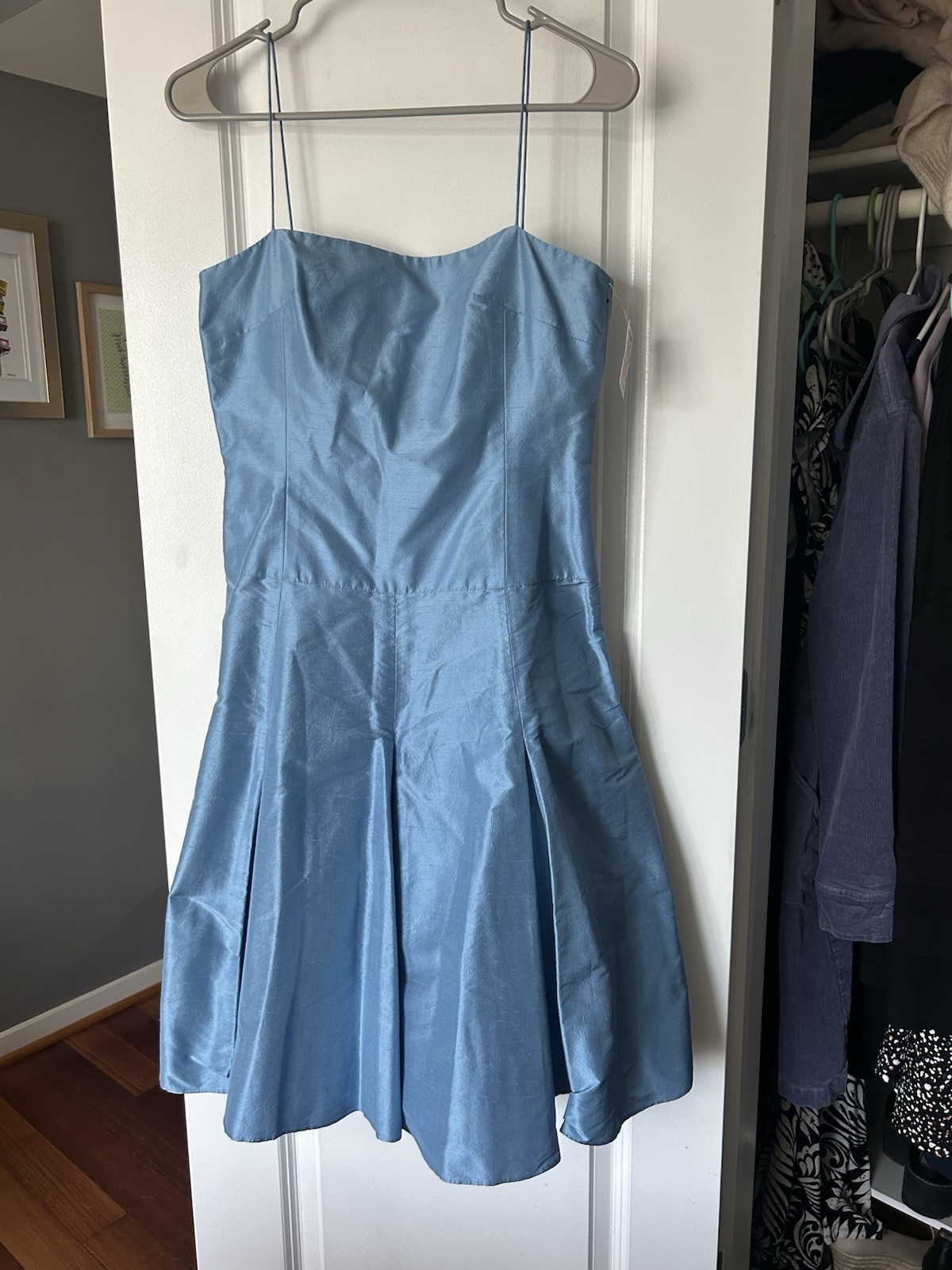 NWT Tahari 100% Silk Cocktail Dress Spaghetti Strap Flare Pleated Skirt Size 6
