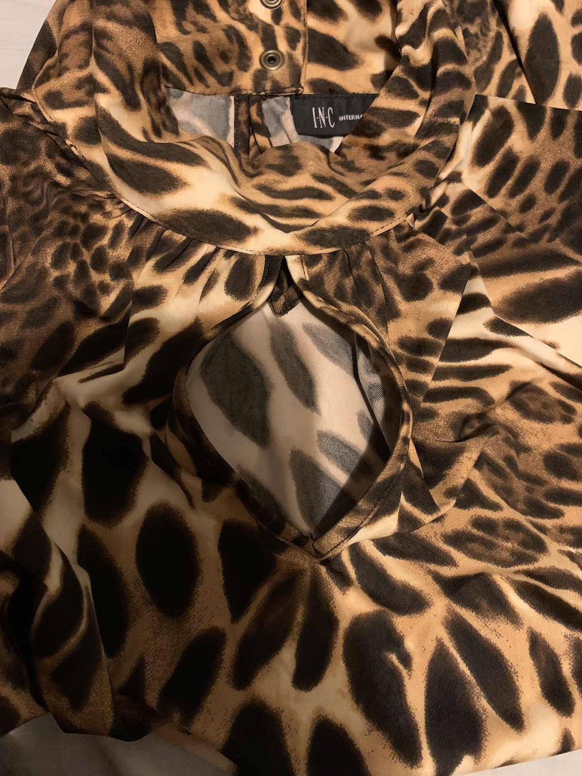 💥I.N.C Leopard Print Dress Two Buttons Behind Neck Bell Sleeves.