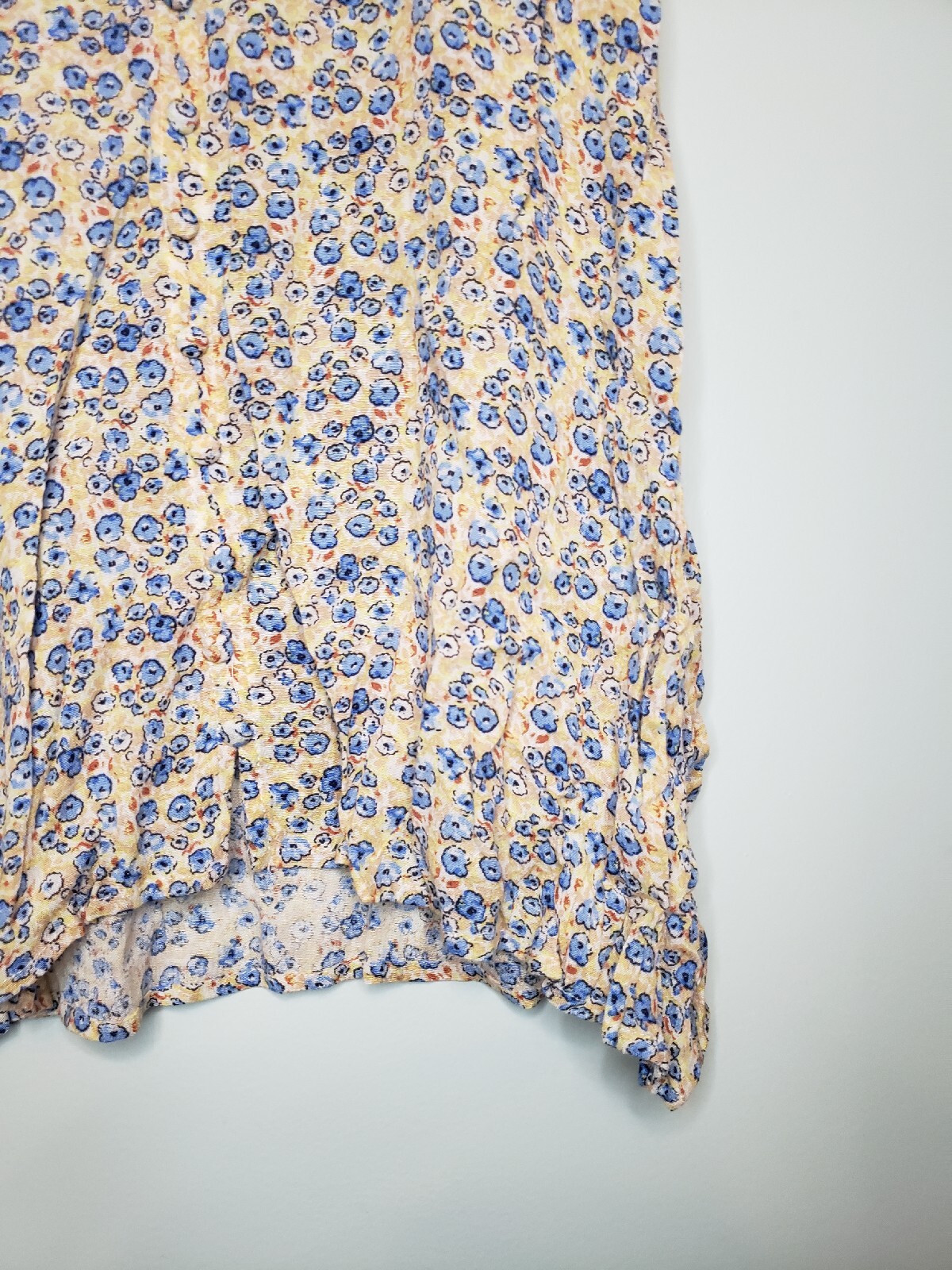 En Creme Womens M Mini Dress Deep V Blue Floral Button Accent Short Sleeve NWOT
