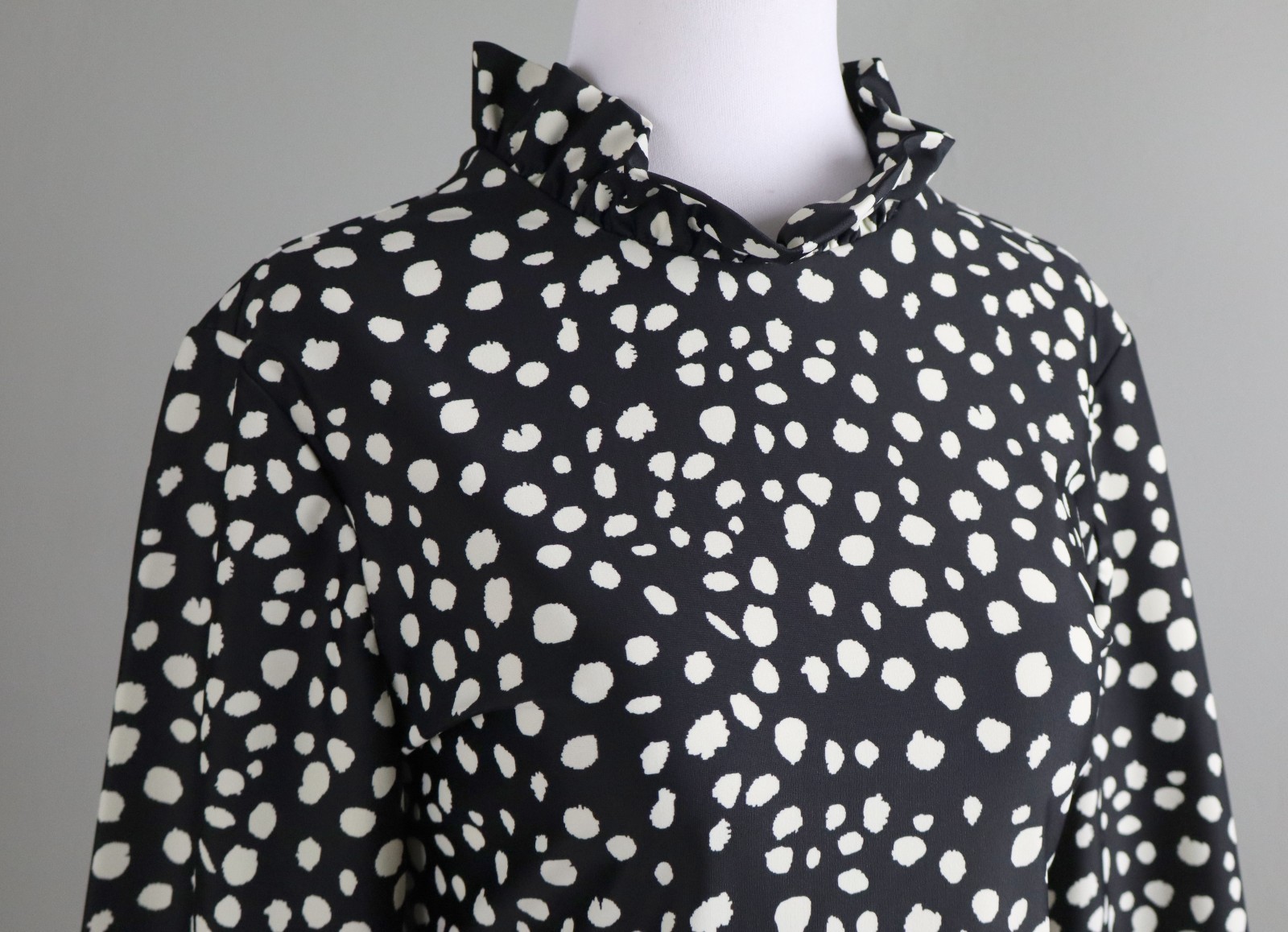 JUDE CONNALLY $168 Smooth Stretch Dalmatian Ruffle Neck Dress Size Medium