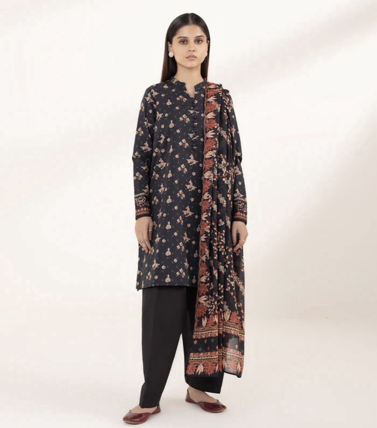 New Original Pakistani Indian LAWN Sapphire Stitched 3-Piece Dress black (L)