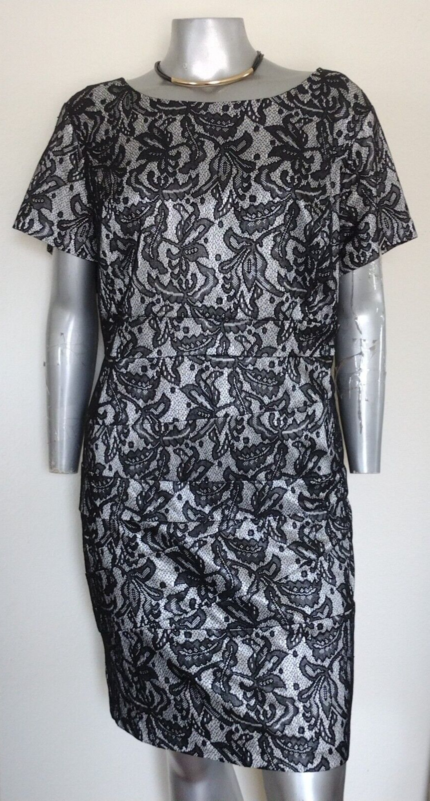 WOMAN ALYX OCCASION LACE KNEE DRESS Size 24W SHORT SLEEVE ZIPPER BLACK/WHITE