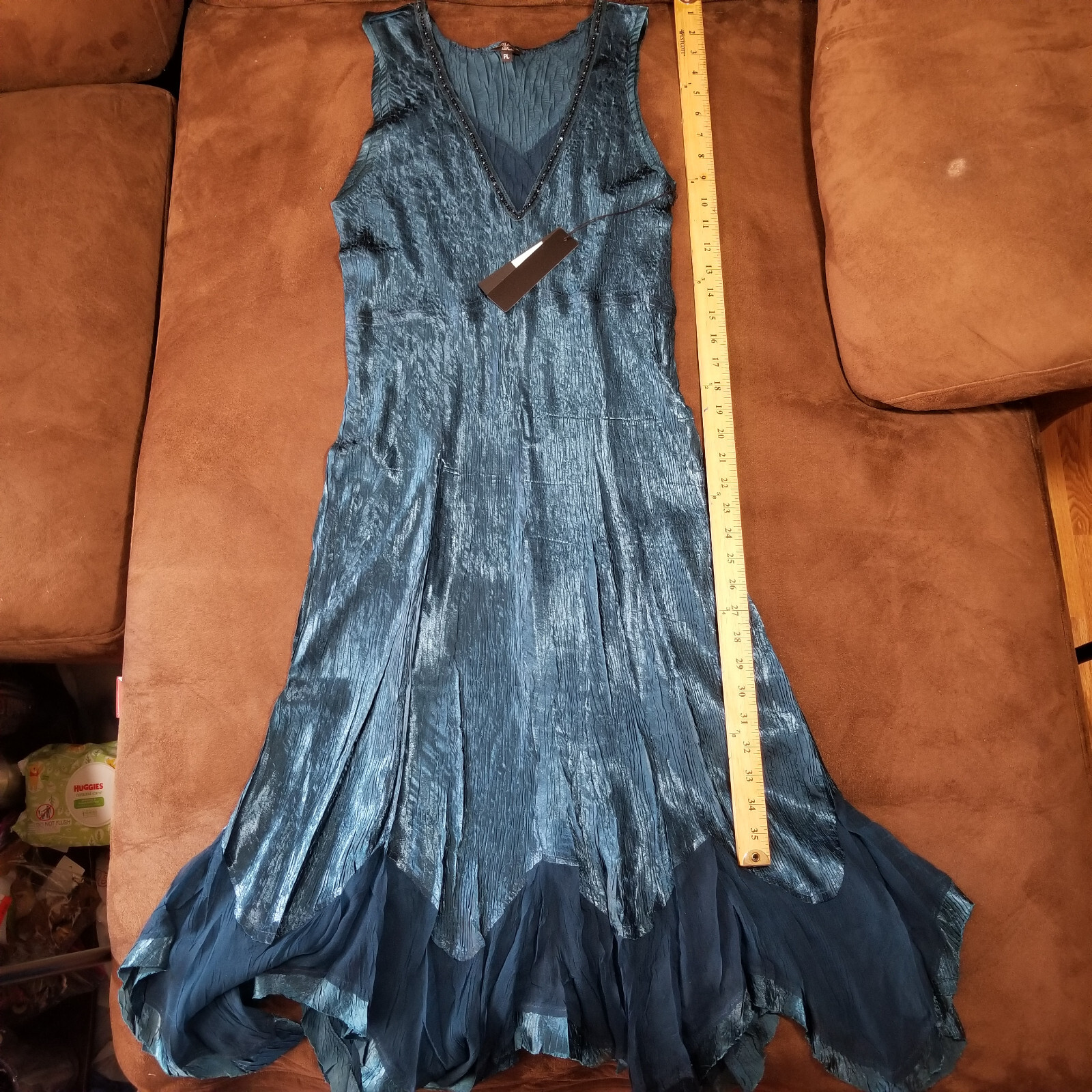 NWT KOMAROV HANDKERCHIEF DRESS SLEEVLESS WITH BEADED V-NECK AND RUFFLED HEM PL