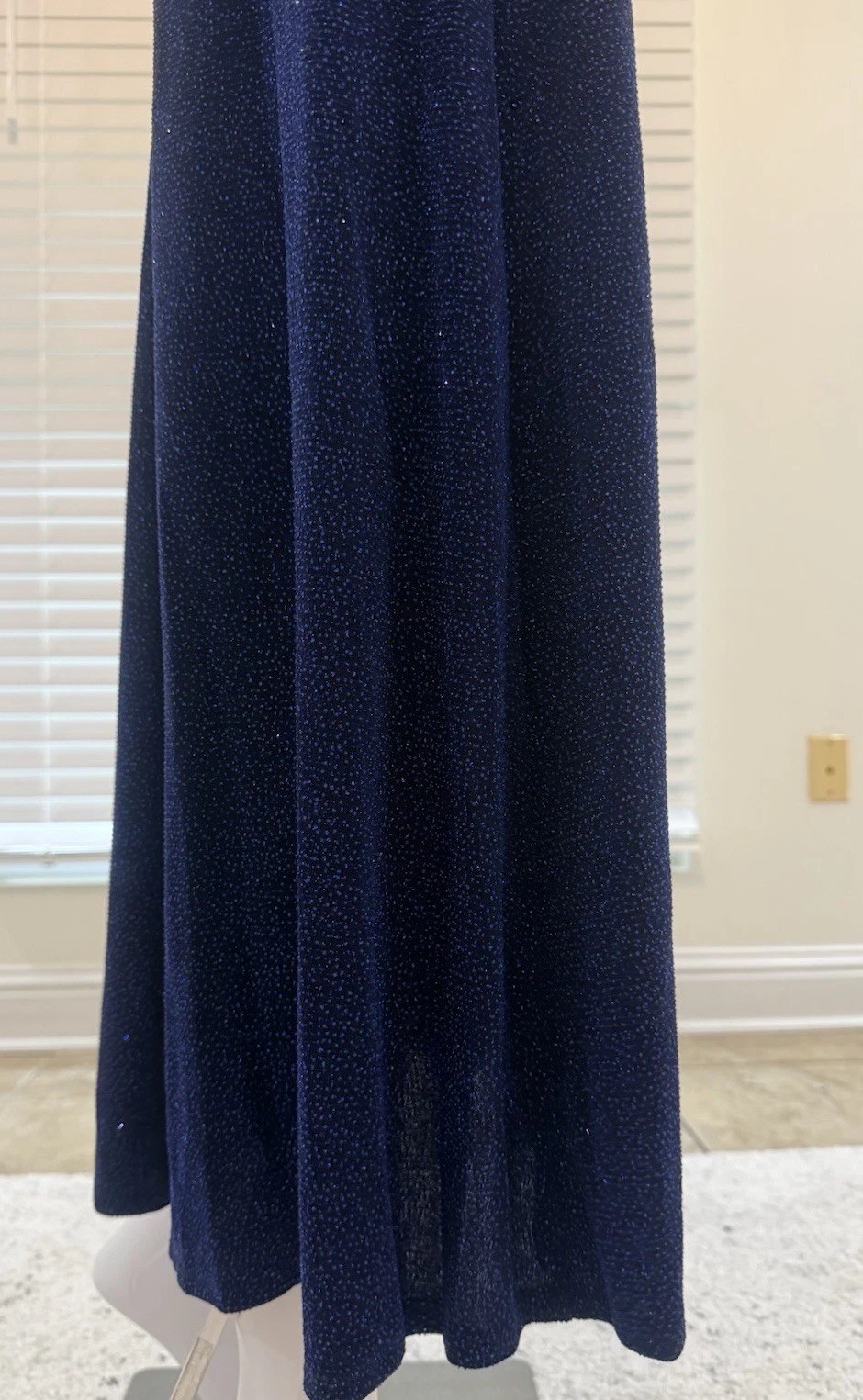 Maggy London Sequin Keyhole Neck Long Sleeve Cocktail Dress in Navy Blue Size2