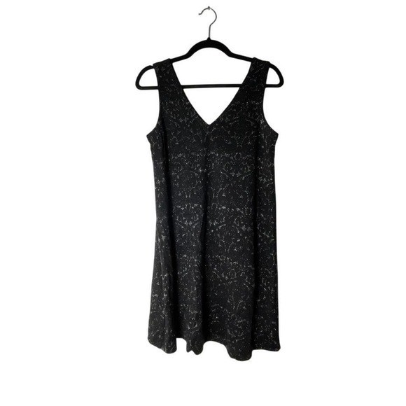 Black and silver mini dress with a touch of glamour. Small Loft
