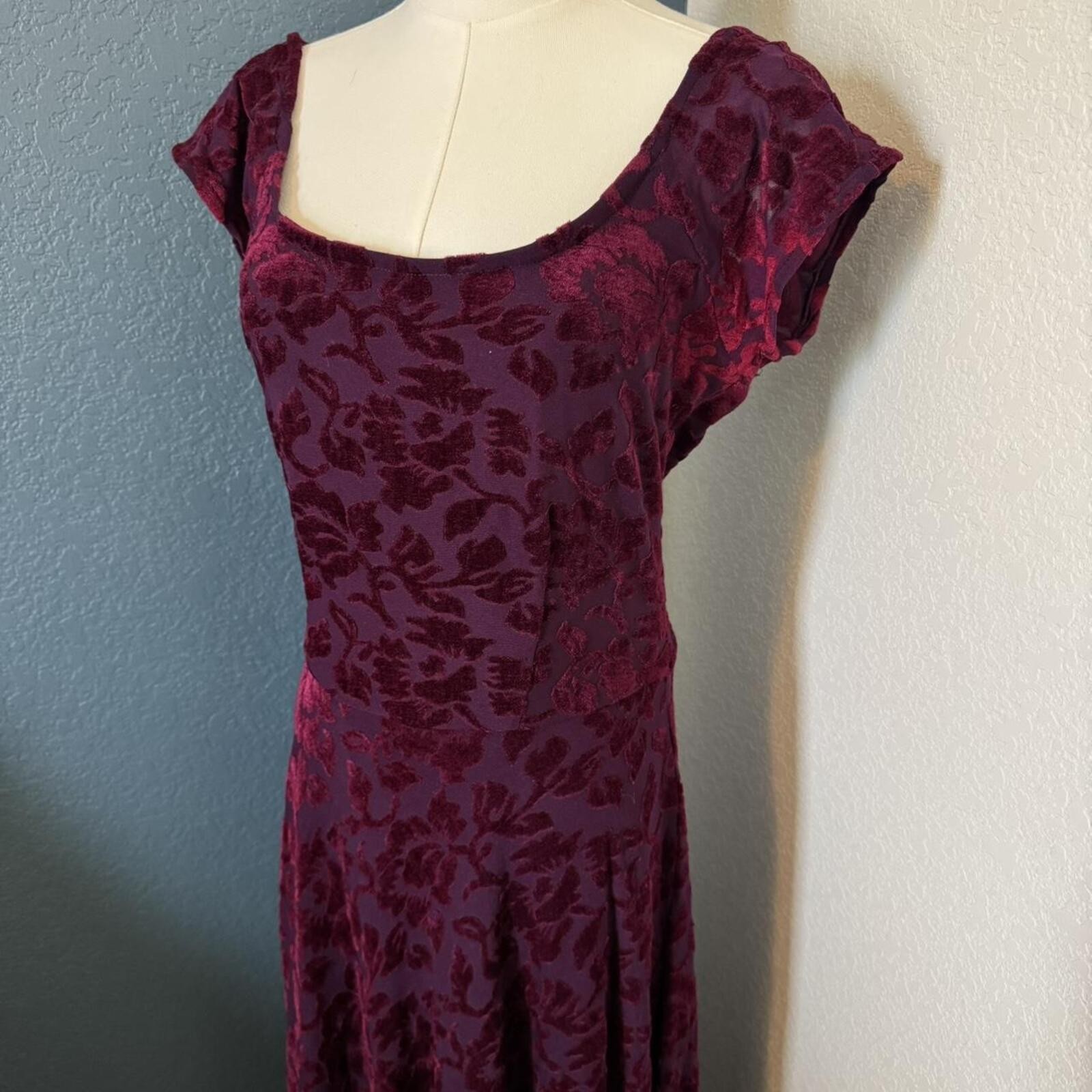 True Vintage Whimsigoth Floral Velvet Maxi Dress Gown, Open Back, Size 12