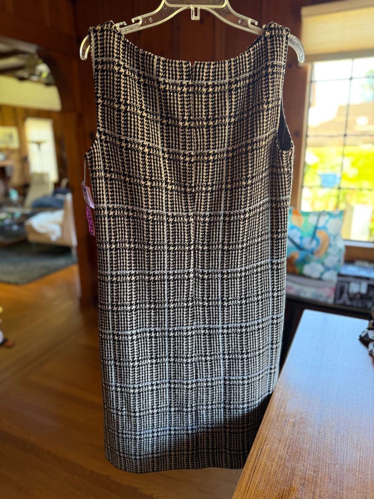 St. John Tweed Plaid in white black blue Sleeveless Sheath US Sz L Charity DS31