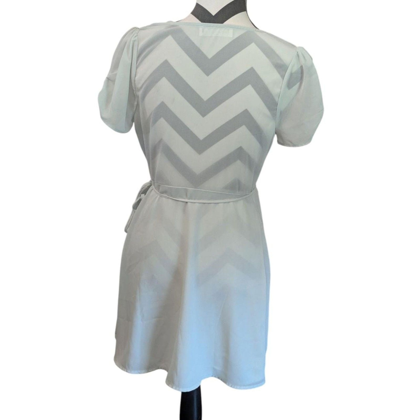 American Threads Wrap Mini Dress – Perfect for Any Occasion!