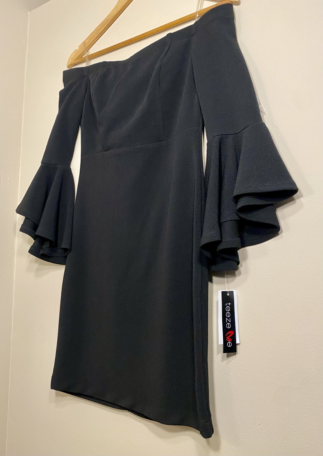 Black Cocktail Dress Off Shoulder Size 8 Formal Evening Bell Sleeve NWT