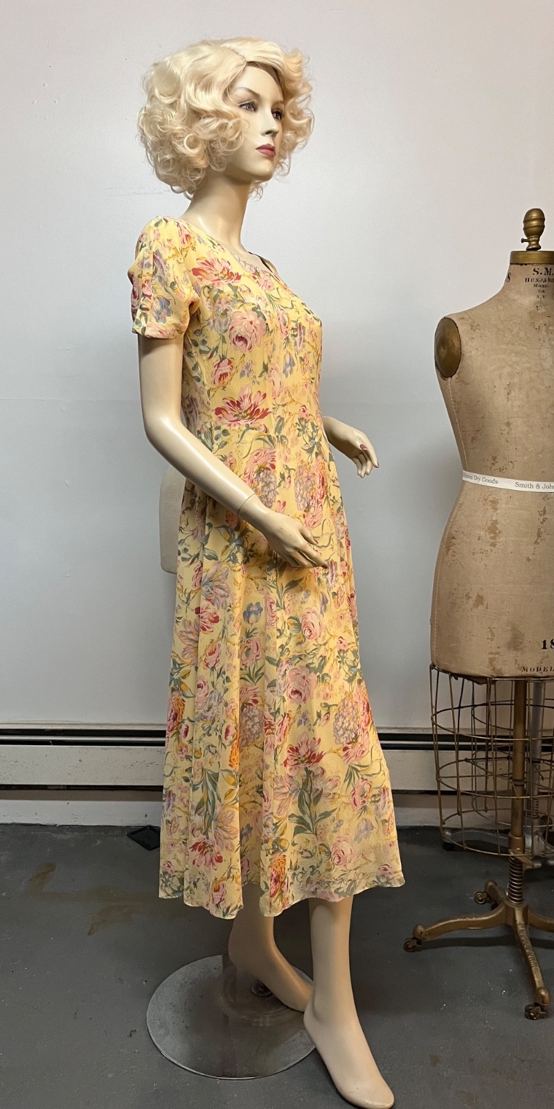 Vintage J Peterman April in Paris Silk Dress Size 4 Bust 34-35